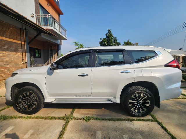 Mitsubishi Pajero Sport 2020 2.4 GT Premium 4WD ดีเซล เกียร์อัตโนมัติ ขาว รูปที่ 2