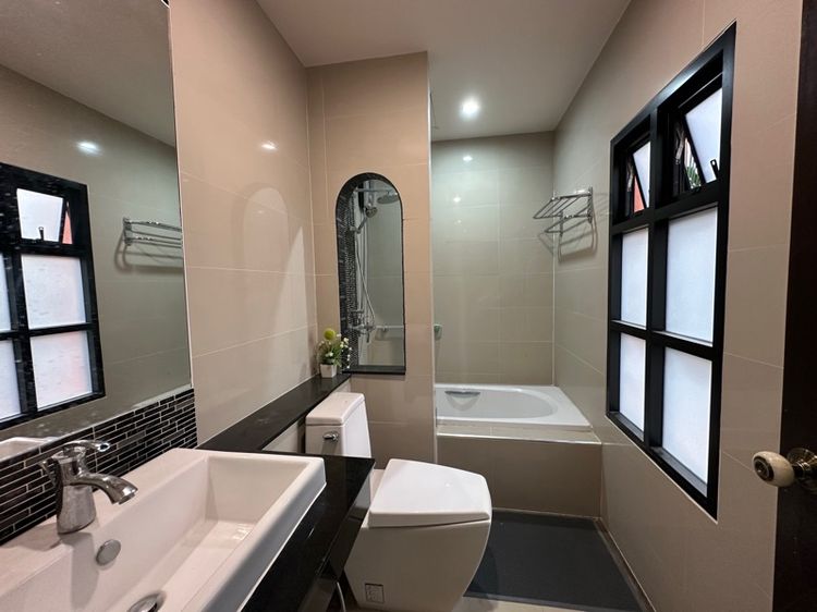 ตกแต่งครบ 2019 ไม่ใช่ House for rent near Pattaya รูปที่ 3