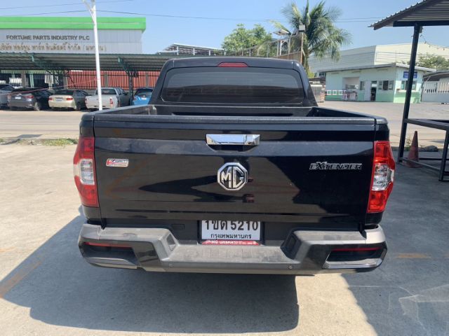 รถ MG Extender 2.0 Grand X สี ดำ