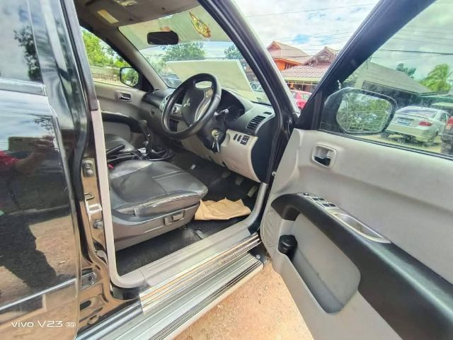 รถ Mitsubishi Triton 2.5 GLS 4WD สี ดำ