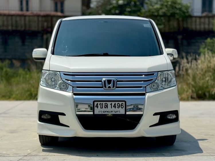 รถ Honda Stepwagon 2.0 E สี ขาว