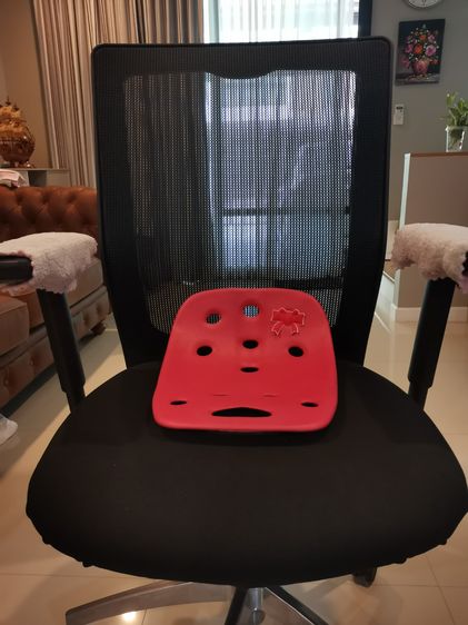 แผ่นรองนั่งเพื่อสุขภาพ BackJoy รุ่น Posture+ Mini สีแดง สําหรับเด็กประถม-มัธยม หรือน้ำหนักไม่เกิน 50 กก. รูปที่ 3