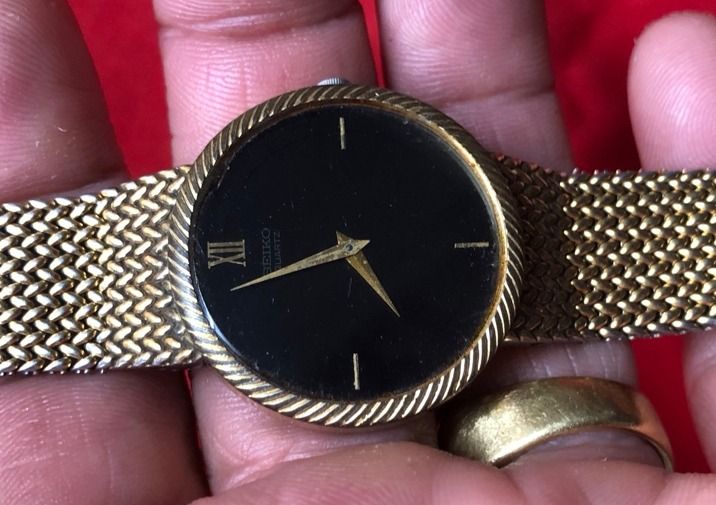 SEIKO หน้าดำ เข็มดาบ สายทอง รูปที่ 5