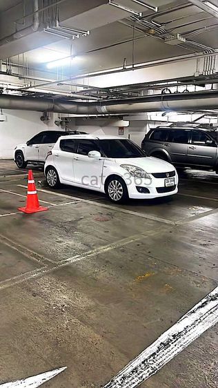 รถ Suzuki Swift 1.2 GLX สี ขาว