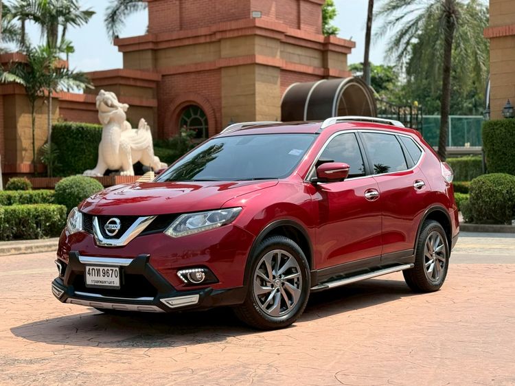Nissan X-Trail 2015 2.5 V 4WD Utility-car เบนซิน เกียร์อัตโนมัติ แดง