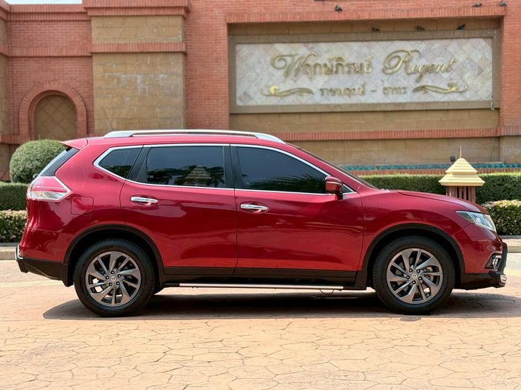 Nissan X-Trail 2015 2.5 V 4WD Utility-car เบนซิน เกียร์อัตโนมัติ แดง รูปที่ 3