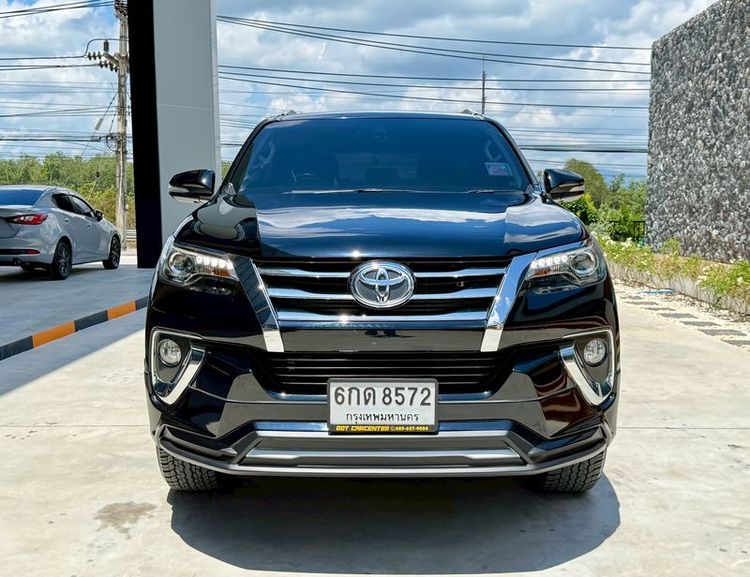 Toyota Fortuner 2017 2.4 V Utility-car ดีเซล ไม่ติดแก๊ส เกียร์อัตโนมัติ ดำ รูปที่ 2