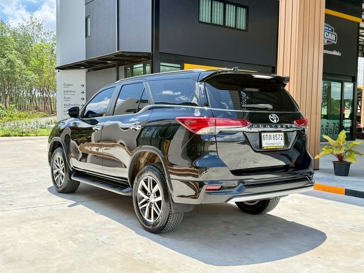 Toyota Fortuner 2017 2.4 V Utility-car ดีเซล ไม่ติดแก๊ส เกียร์อัตโนมัติ ดำ รูปที่ 4