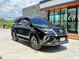 TOYOTA FORTUNER 2.4 V 2WD ปี 2017