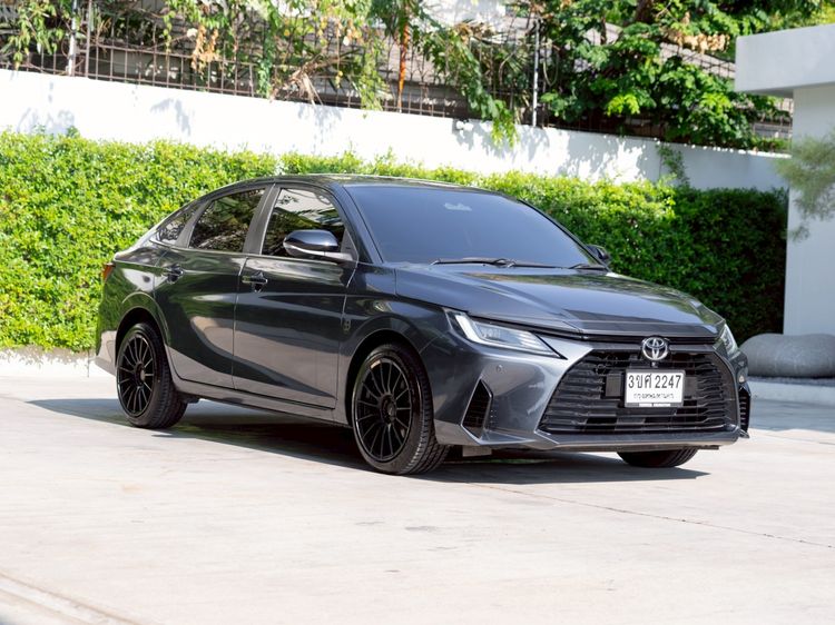 Toyota Yaris ATIV 2023 1.2 Premium Luxury Sedan เบนซิน ไม่ติดแก๊ส เกียร์อัตโนมัติ เทา