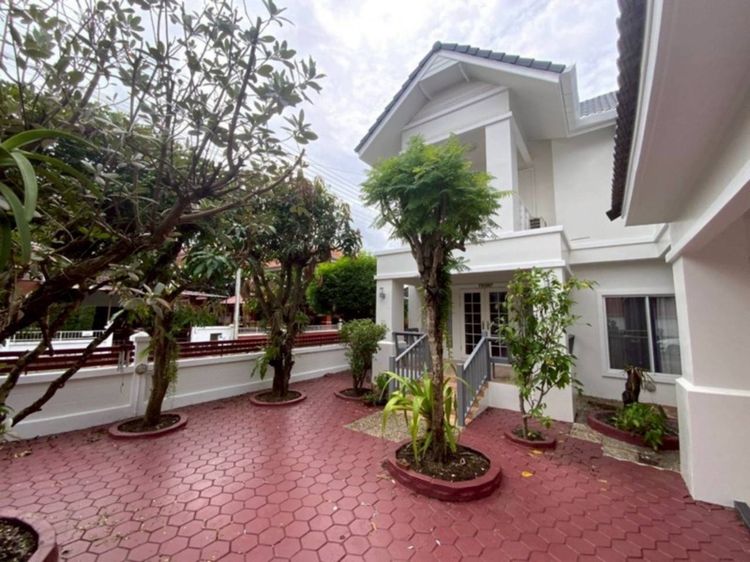 RENT33,000 THBMonth or FOR SALE 5.5 Million THB 