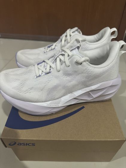 รองเท้าวิ่ง ผู้หญิง ขาว Asics Novablast5 White lilac hint