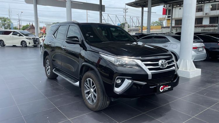 Toyota Fortuner 2018 2.4 V Utility-car ดีเซล ไม่ติดแก๊ส เกียร์อัตโนมัติ ดำ