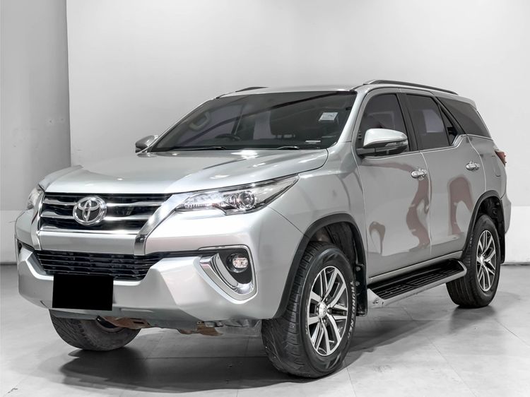Toyota Fortuner 2017 2.4 V Utility-car เบนซิน ไม่ติดแก๊ส เกียร์อัตโนมัติ บรอนซ์เงิน