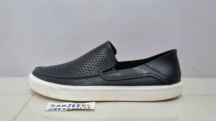 ขายรองเท้า Crocs รุ่น CitiLane Roka สีดำ สภาพดี