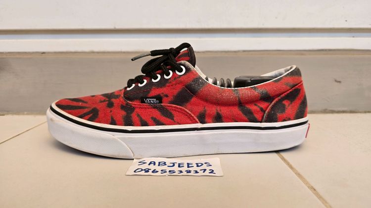 รองเท้าผ้าใบ ผ้า UK 9 | EU 43 1/3 | US 9.5 ขายรองเท้า Vans สีแดง ไซต์ US9.5 27.5CM