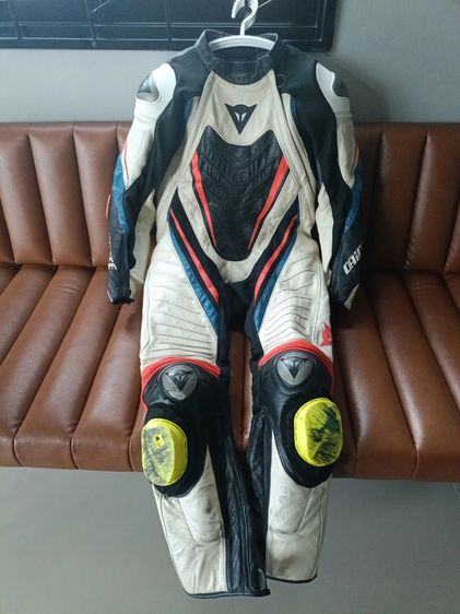 เสื้อการ์ด Dainese Aero Evo D1 Leather Racing Suit Size 52 Track Ready