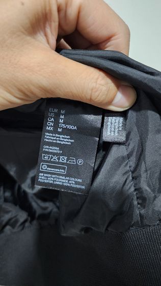 ขายเสื้อแจ็คเก็ตสีดำ ยี่ห้อ HM สีดำ อก 46 นิ้ว รูปที่ 5