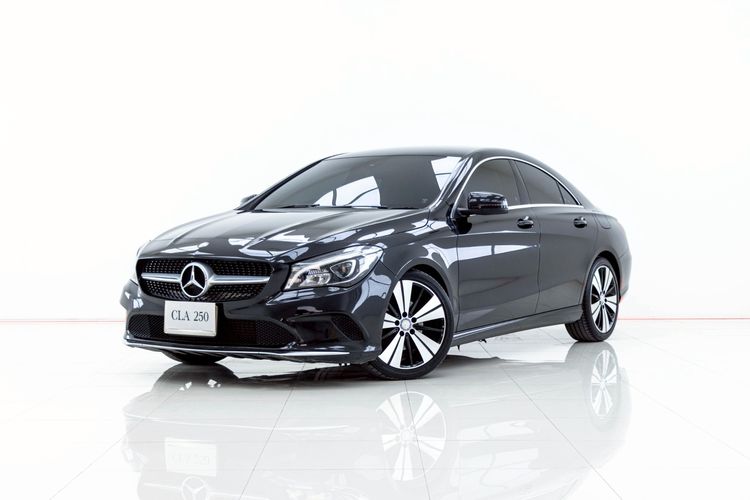 Mercedes-Benz CLA-Class 2017 CLA200 Sedan เบนซิน ไม่ติดแก๊ส เกียร์อัตโนมัติ ดำ