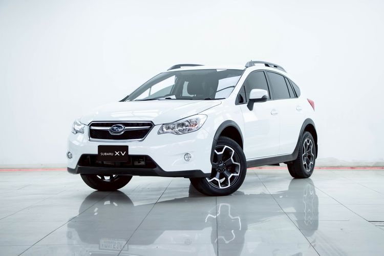 รถ Subaru XV 2.0 4WD สี ขาว
