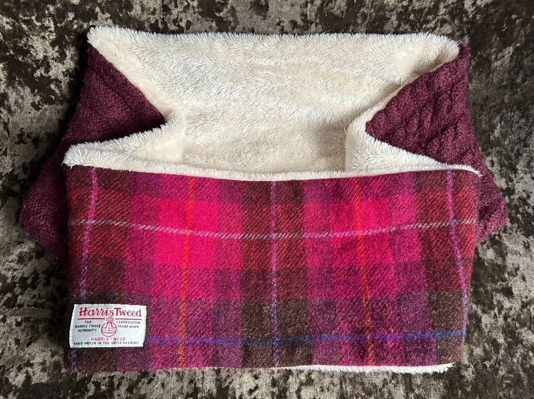 เครื่องอุ่นคอ Harris Tweed x CLOSSHI ลายตารางชมพูบานเย็น สภาพนางฟ้า
