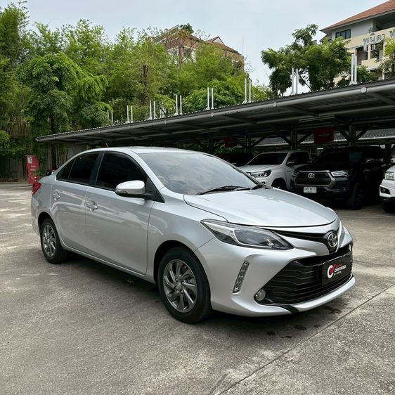 Toyota Vios 2022 1.5 Mid Sedan เบนซิน ไม่ติดแก๊ส เกียร์อัตโนมัติ บรอนซ์เงิน
