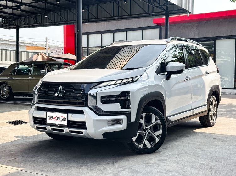 รถ Mitsubishi Xpander Cross 1.5 สี ขาว