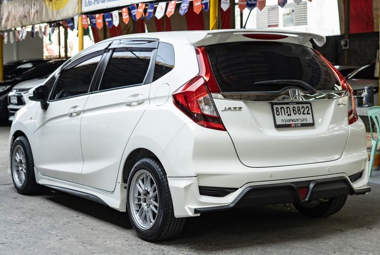 Honda Jazz 2019 1.5 V Plus i-VTEC Sedan เบนซิน ไม่ติดแก๊ส เกียร์อัตโนมัติ ขาว รูปที่ 3