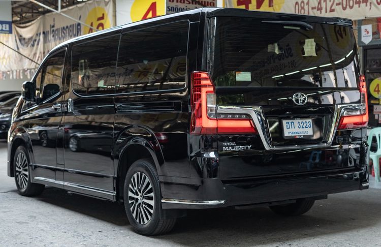 Toyota Majesty 2021 2.8 Premium Van ดีเซล ไม่ติดแก๊ส เกียร์อัตโนมัติ ดำ รูปที่ 3