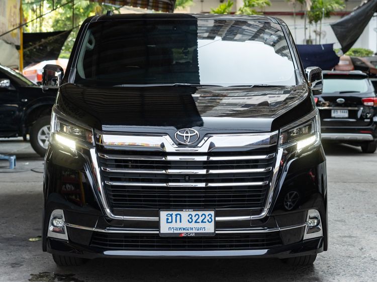 รถ Toyota Majesty 2.8 Premium สี ดำ