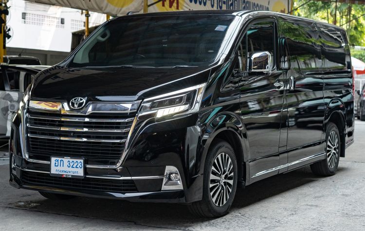 Toyota Majesty 2021 2.8 Premium Van ดีเซล ไม่ติดแก๊ส เกียร์อัตโนมัติ ดำ รูปที่ 2