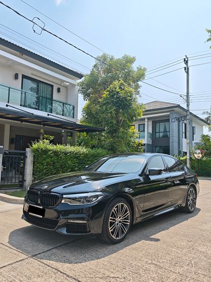 BMW Series 5 2021 530e Sedan ปลั๊กอินไฮบริด (PHEV) ไม่ติดแก๊ส เกียร์อัตโนมัติ ดำ