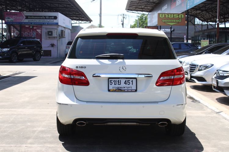 Mercedes-Benz B-Class 2014 B180 Sedan เบนซิน ไม่ติดแก๊ส เกียร์อัตโนมัติ ขาว รูปที่ 3