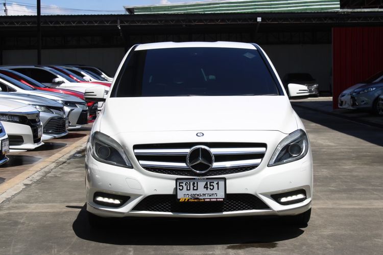 Mercedes-Benz B-Class 2014 B180 Sedan เบนซิน ไม่ติดแก๊ส เกียร์อัตโนมัติ ขาว รูปที่ 2