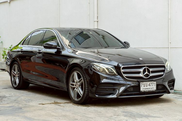 รถ Mercedes-Benz E-Class E220 สี ดำ