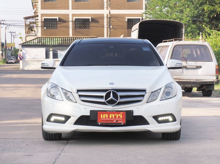 Mercedes-Benz E-Class 2012 E200 CGI Sedan เบนซิน ไม่ติดแก๊ส เกียร์อัตโนมัติ ขาว รูปที่ 2