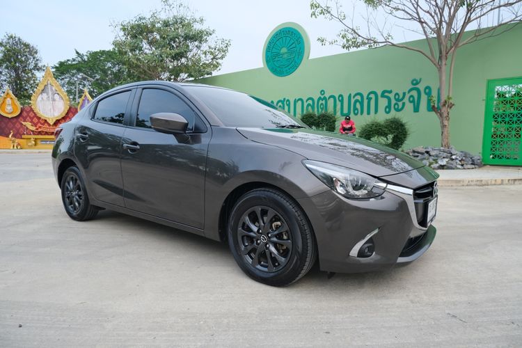 รถ Mazda Mazda 2 1.3 High Connect สี น้ำตาล