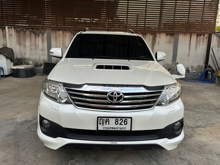 Toyota Fortuner 2014 3.0 V 4WD TRD Sportivo Champ Midnight Shine Utility-car ดีเซล ไม่ติดแก๊ส เกียร์อัตโนมัติ ขาว