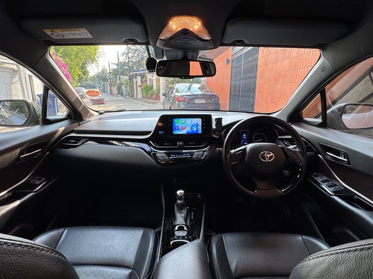 Toyota C-HR 2018 1.8 HV Hi Utility-car ไฮบริด เกียร์อัตโนมัติ บรอนซ์เงิน รูปที่ 3