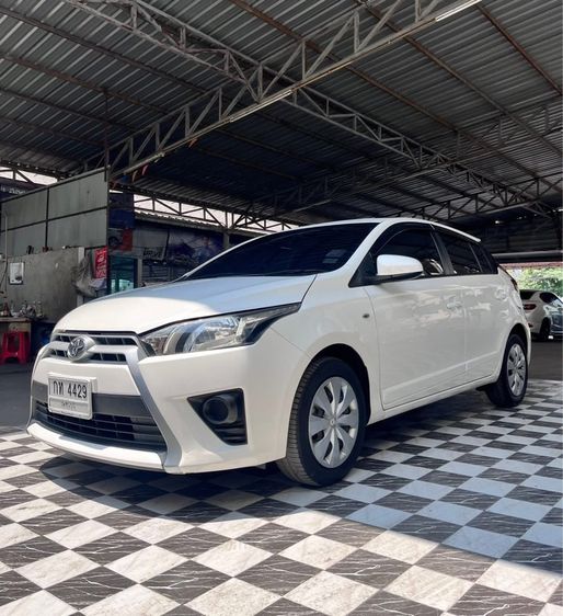 Toyota Yaris 2017 1.2 E Sedan เบนซิน ไม่ติดแก๊ส เกียร์อัตโนมัติ ขาว รูปที่ 4