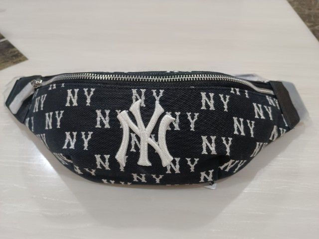 กระเป๋า cross body mlb ของแท้มือ 1 รูปที่ 5