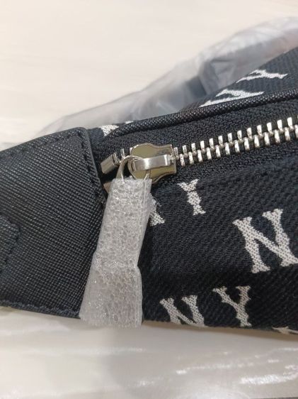 กระเป๋า cross body mlb ของแท้มือ 1 รูปที่ 8