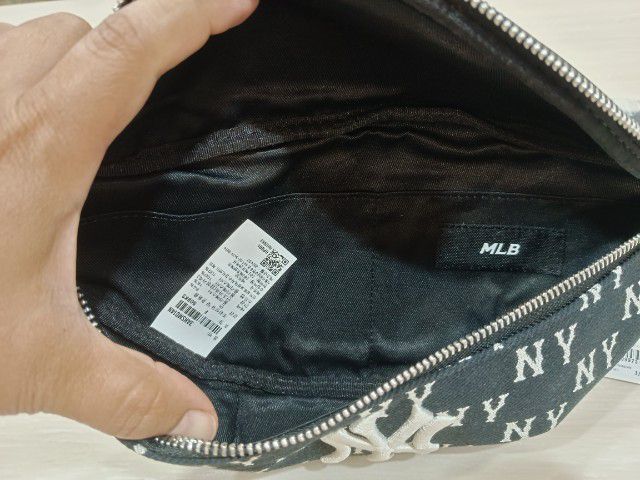 กระเป๋า cross body mlb ของแท้มือ 1 รูปที่ 7