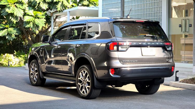 Ford Everest 2023 2.0 Titanium Plus 4WD Utility-car เบนซิน ไม่ติดแก๊ส เกียร์อัตโนมัติ เทา รูปที่ 4
