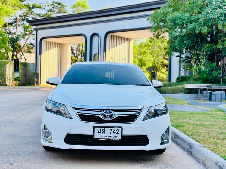 Toyota Camry 2013 2.5 HV Sedan ไฮบริด ไม่ติดแก๊ส เกียร์อัตโนมัติ ขาว รูปที่ 2