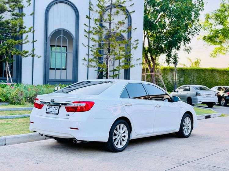 Toyota Camry 2013 2.5 HV Sedan ไฮบริด ไม่ติดแก๊ส เกียร์อัตโนมัติ ขาว รูปที่ 4