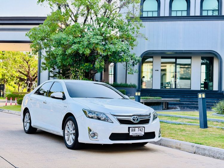 Toyota Camry 2013 2.5 HV Sedan ไฮบริด ไม่ติดแก๊ส เกียร์อัตโนมัติ ขาว