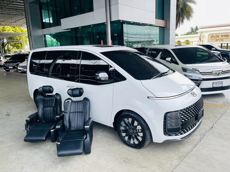 รถ Hyundai Staria PREMIUM 2.2 สี ขาว