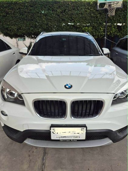 รถ BMW X1 2.0 sDrive18i สี ขาว