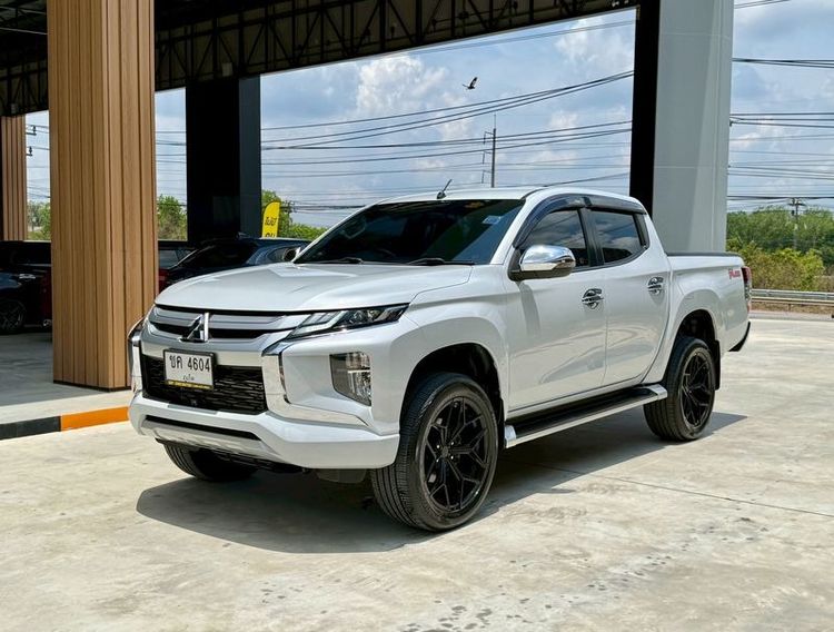 รถ Mitsubishi Triton 2.4 GLS Plus สี ขาว